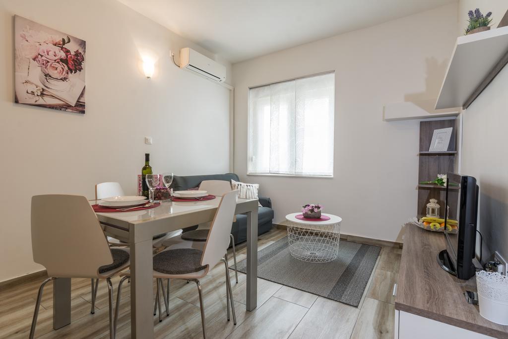 Melita Center Apartment Zadar Exteriör bild